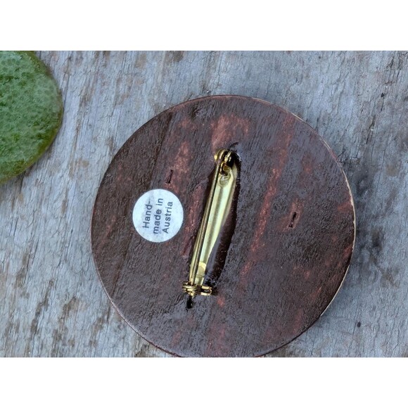 Vintage Madonna Child Pin: Hand Crafted Austrian Brooch - Picture 8 of 10